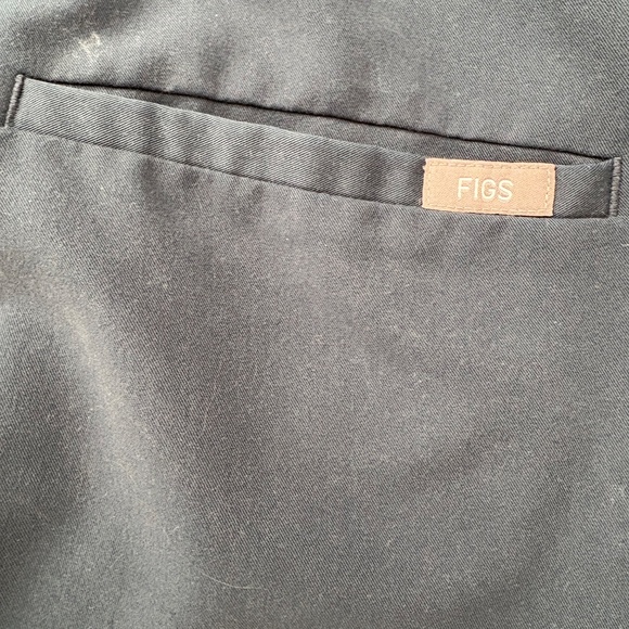 Figs scrub top - Picture 3 of 3